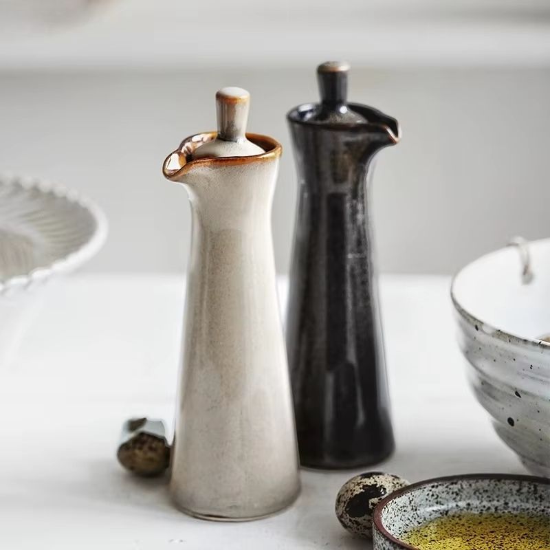 Nara – Scandinavische Keramische Oliefles voor Elegant en Druppelvrij Schenkens