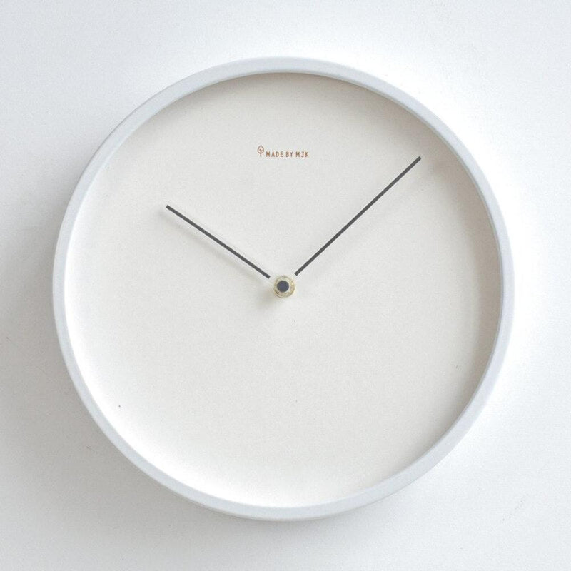 Elegance Tick Klok – Scandinavische Rust met Tijdloze Klasse