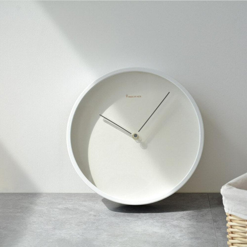 Elegance Tick Klok – Scandinavische Rust met Tijdloze Klasse