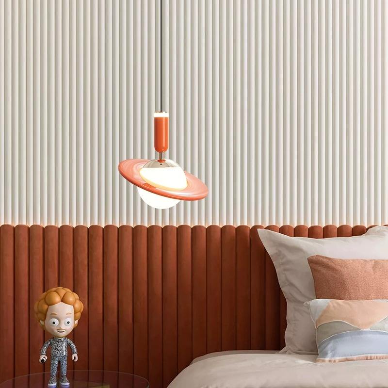 Saturn Design – Kosmische elegantie aan je plafond