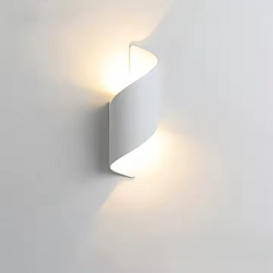 Nara – Wandlamp met Sculpturaal Design & Ingebouwde LED
