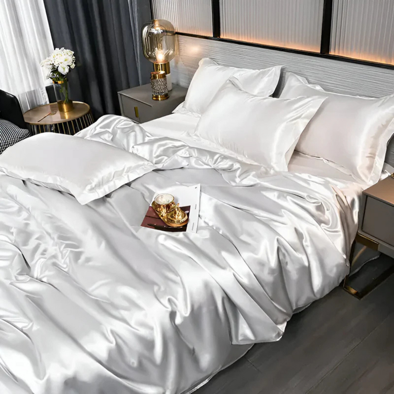 Nara – Zijdezacht Bedovertrek voor Luxe Slaapcomfort