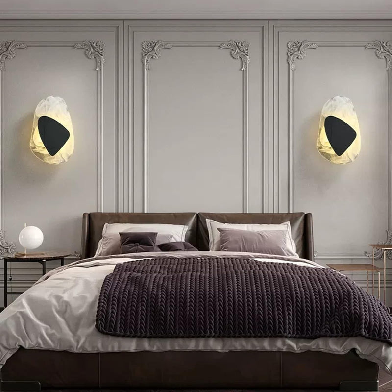 Moderne wandlamp met glazen kap