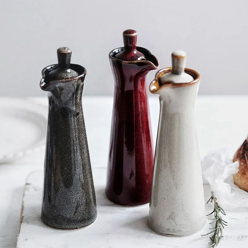 Nara – Scandinavische Keramische Oliefles voor Elegant en Druppelvrij Schenkens