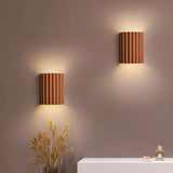 Nara – Minimalistische Wandlamp met Verticale Ribbelstructuur