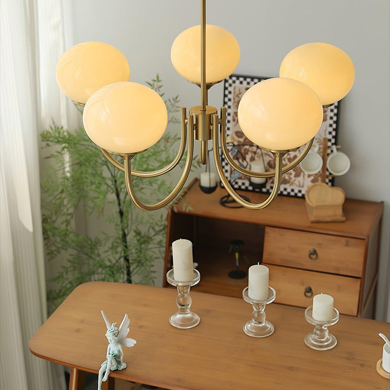 Pink Glow – Plafondlamp met gouden afwerking en roze glazen kappen