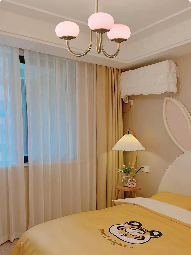 Pink Glow – Plafondlamp met gouden afwerking en roze glazen kappen