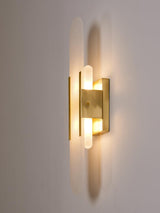 Melange Elongated – Wandlamp van albast met messing detail