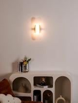 Melange Elongated – Wandlamp van albast met messing detail