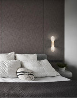 Melange Elongated – Wandlamp van albast met messing detail