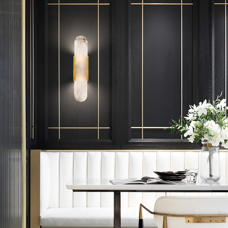 Melange Elongated – Wandlamp van albast met messing detail