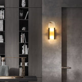 Melange Elongated – Wandlamp van albast met messing detail