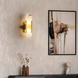 Melange Elongated – Wandlamp van albast met messing detail