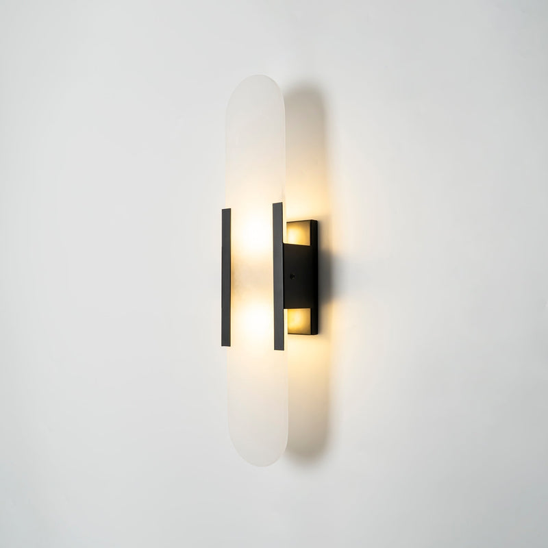 Melange Elongated – Wandlamp van albast met messing detail