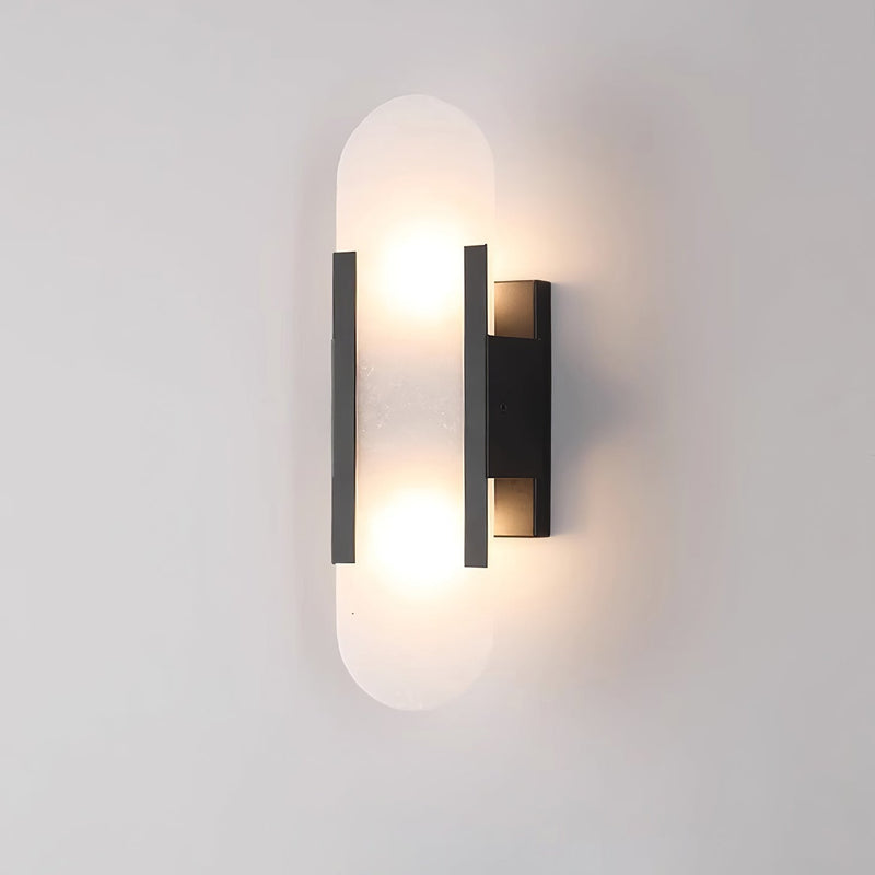 Melange Elongated – Wandlamp van albast met messing detail