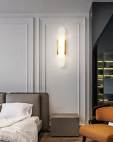 Melange Elongated – Wandlamp van albast met messing detail