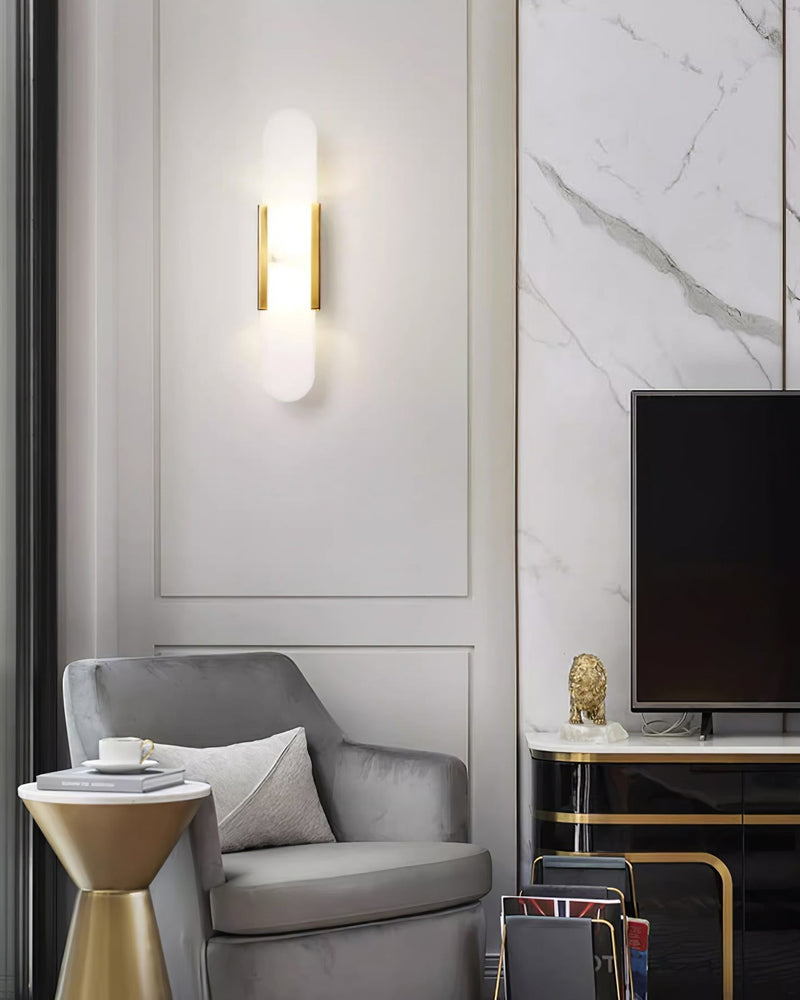 Melange Elongated – Wandlamp van albast met messing detail