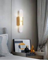 Melange Elongated – Wandlamp van albast met messing detail