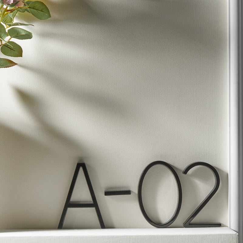 NARA - Moderne Zwarte Huisnummer Bord met Driedimensionaal Effect – Duurzaam en Elegant Huisnummer Bordje 7