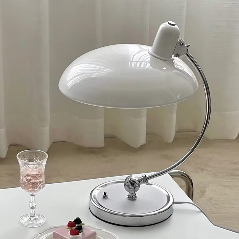 NARA - ScandiArc Tafellamp van Ijzer met Bauhaus Design en Chroomafwerking 2