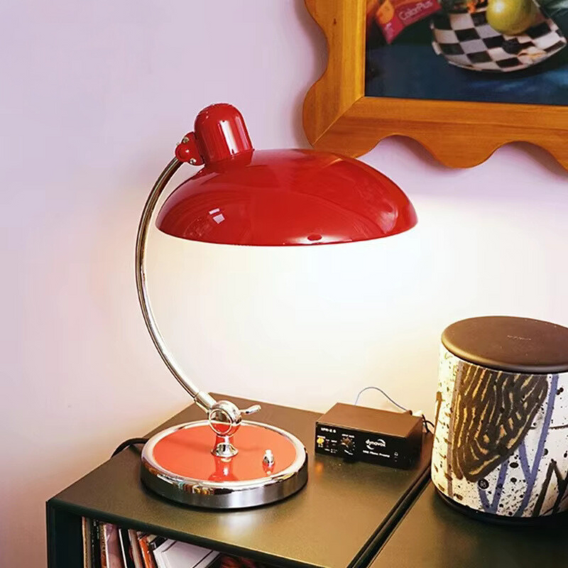 NARA - ScandiArc Tafellamp van Ijzer met Bauhaus Design en Chroomafwerking 5