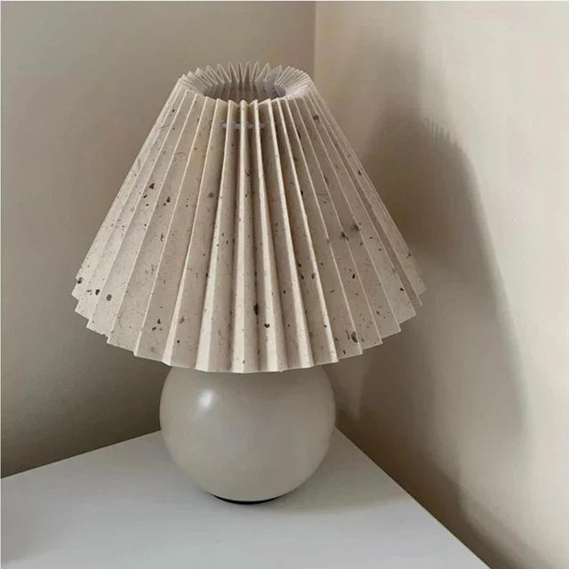 NARA - Vintage Tafel Lamp met Plissé Lampenkap – Elegante Retro Verlichting voor Nachtkastje en Woonkamer 7