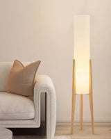 Walnut Vloerlamp – Warme Gloed in Walnoot en Bernstein