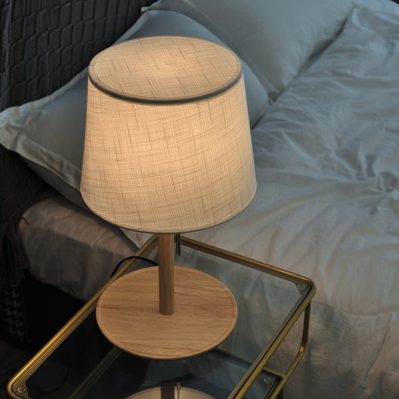 Gentle Glow – Tafellamp in walnoothout met zachte stoffen kap