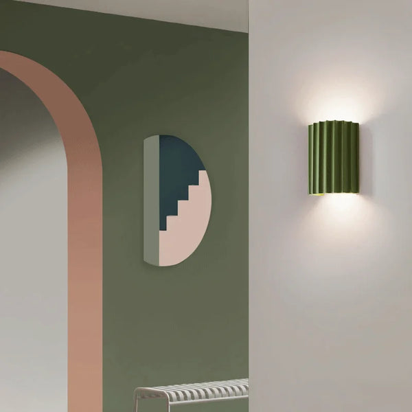 Nara – Minimalistische Wandlamp met Verticale Ribbelstructuur