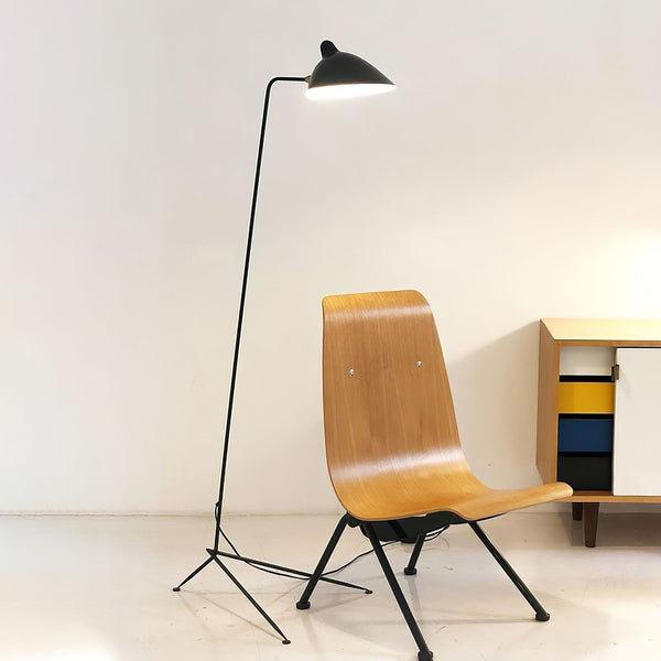 Mouille Triarm – Sculpturale Designvloerlamp met Dynamisch Karakter