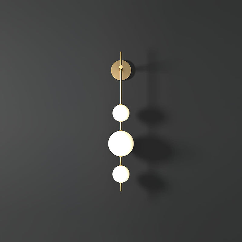 GlobeGlow – Verticale wandlamp met glazen bollen in modern design