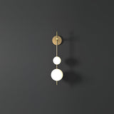 GlobeGlow – Verticale wandlamp met glazen bollen in modern design