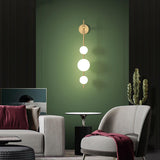 GlobeGlow – Verticale wandlamp met glazen bollen in modern design