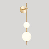GlobeGlow – Verticale wandlamp met glazen bollen in modern design