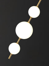 GlobeGlow – Verticale wandlamp met glazen bollen in modern design