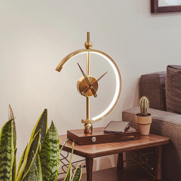 NagoyaLight™ | Elegante Lampenklok met Oplaadfunctie