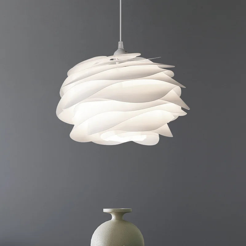 Artistieke Gelaagde Hanglamp – Licht in Lagen, Vorm in Balans