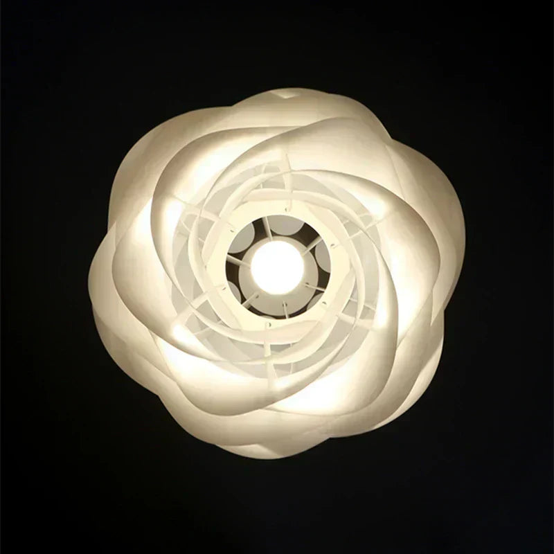 Artistieke Gelaagde Hanglamp – Licht in Lagen, Vorm in Balans
