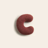 Alfabet Sofa Kussen – Speelse Typografie met Stijl