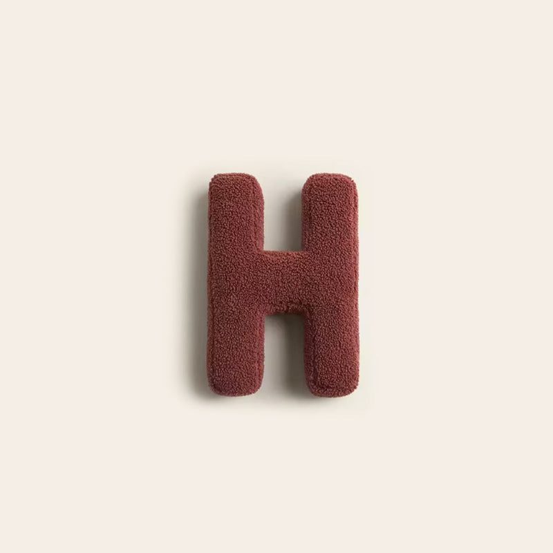 Alfabet Sofa Kussen – Speelse Typografie met Stijl