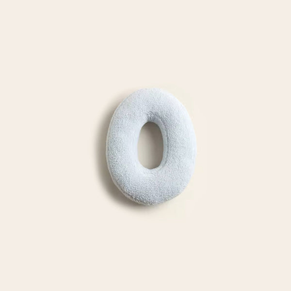 Alfabet Sofa Kussen – Speelse Typografie met Stijl