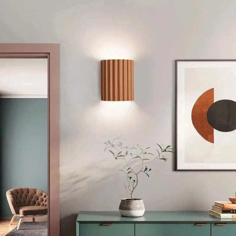 Nara – Minimalistische Wandlamp met Verticale Ribbelstructuur