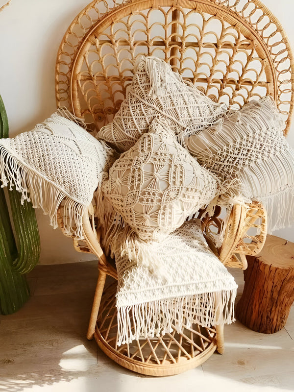 LushWeave – Handgeweven Kussenhoes met Boho Charme