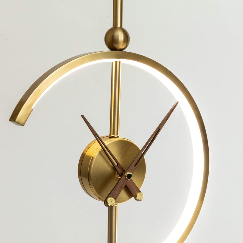 NagoyaLight™ | Elegante Lampenklok met Oplaadfunctie
