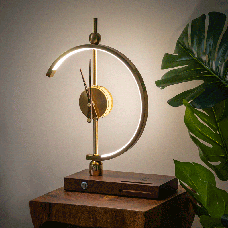 NagoyaLight™ | Elegante Lampenklok met Oplaadfunctie