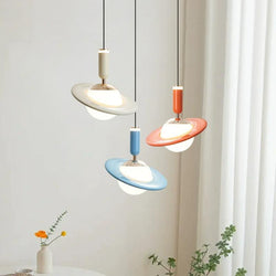 Saturn Design – Kosmische elegantie aan je plafond