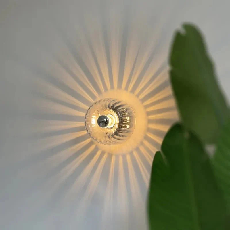 Nordic Bauhaus Wandlamp – Geometrische Rust en Sfeervol Licht