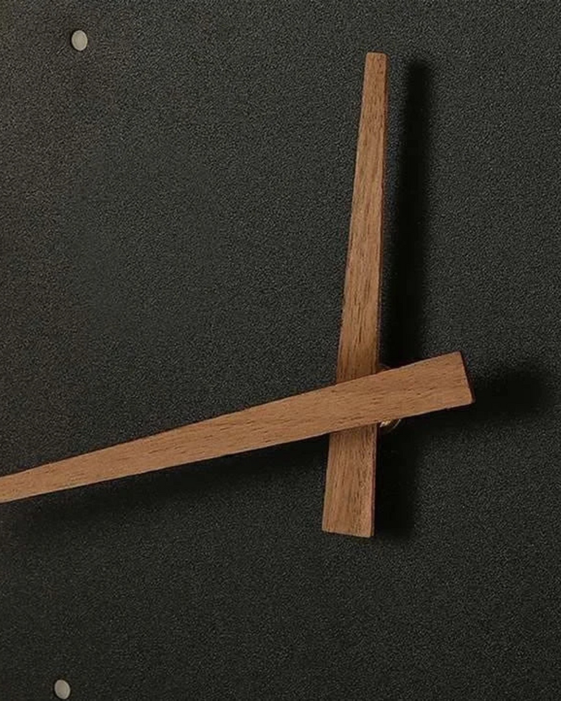 Axis Temps Klok – Geometrische Precisie met Stijlvolle Rust