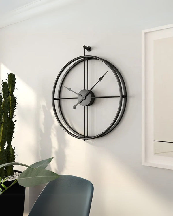 Buenta Noir Wandklok – Bold Elegance in Stilte