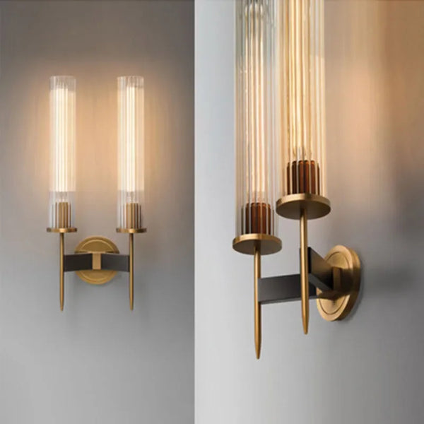 Möni – Wandlamp met geribbeld glas en koperen afwerking